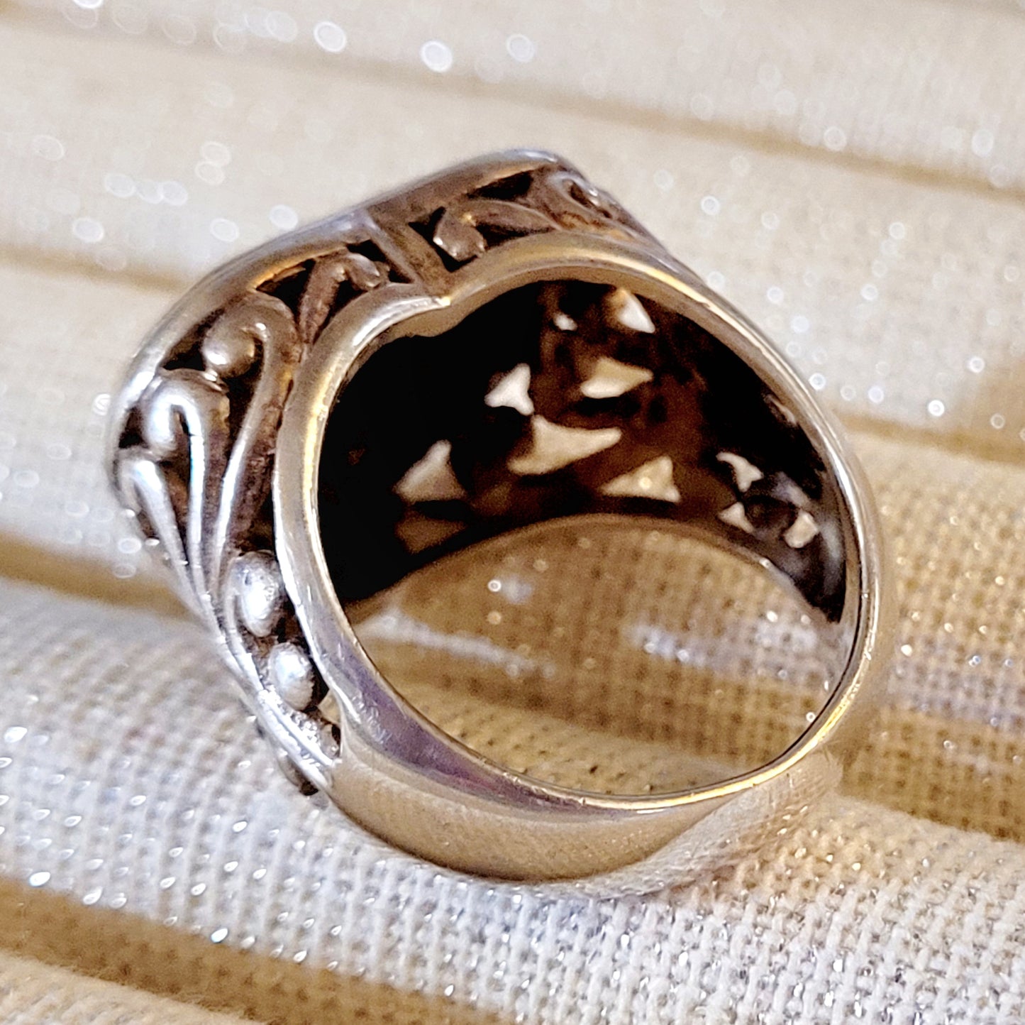 Pretty Chisel Stainless Steel Matte Heart Ring (sz 6.5)