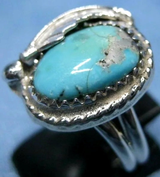 Stunning Sterling Silver Turquoise Ring w/ a SW Design (size 8)