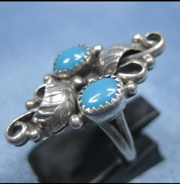 Beautiful Sterling Silver Turquoise Ring *Size 5