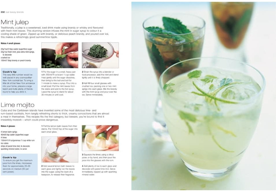 Juices & Smoothies: Over 160 Healthy, Refreshing and Irresistable Drinks and Blends *Like New