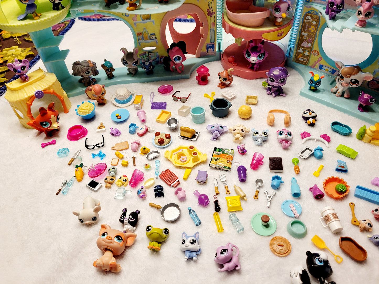 Large *Littlest Pet Shop House + 47 Pets & Many Extras For Your Pets