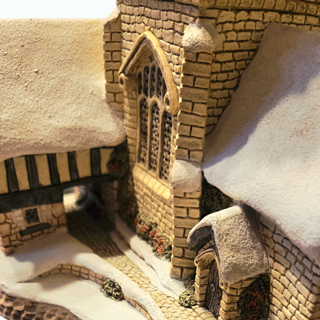 Nice *1989 David Winter Special Edition Cottage: "A Christmas Carol" (COA)