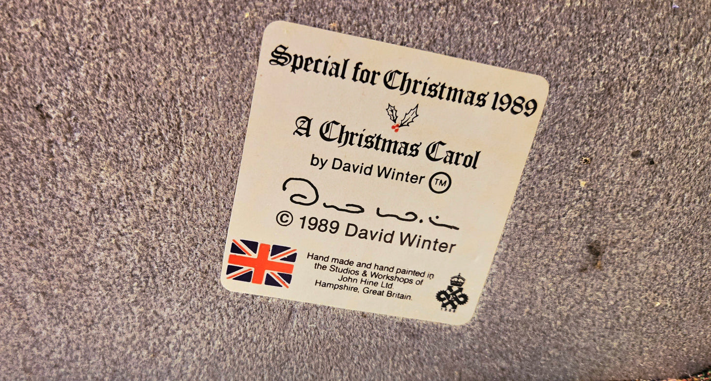 Nice *1989 David Winter Special Edition Cottage: "A Christmas Carol" (COA)