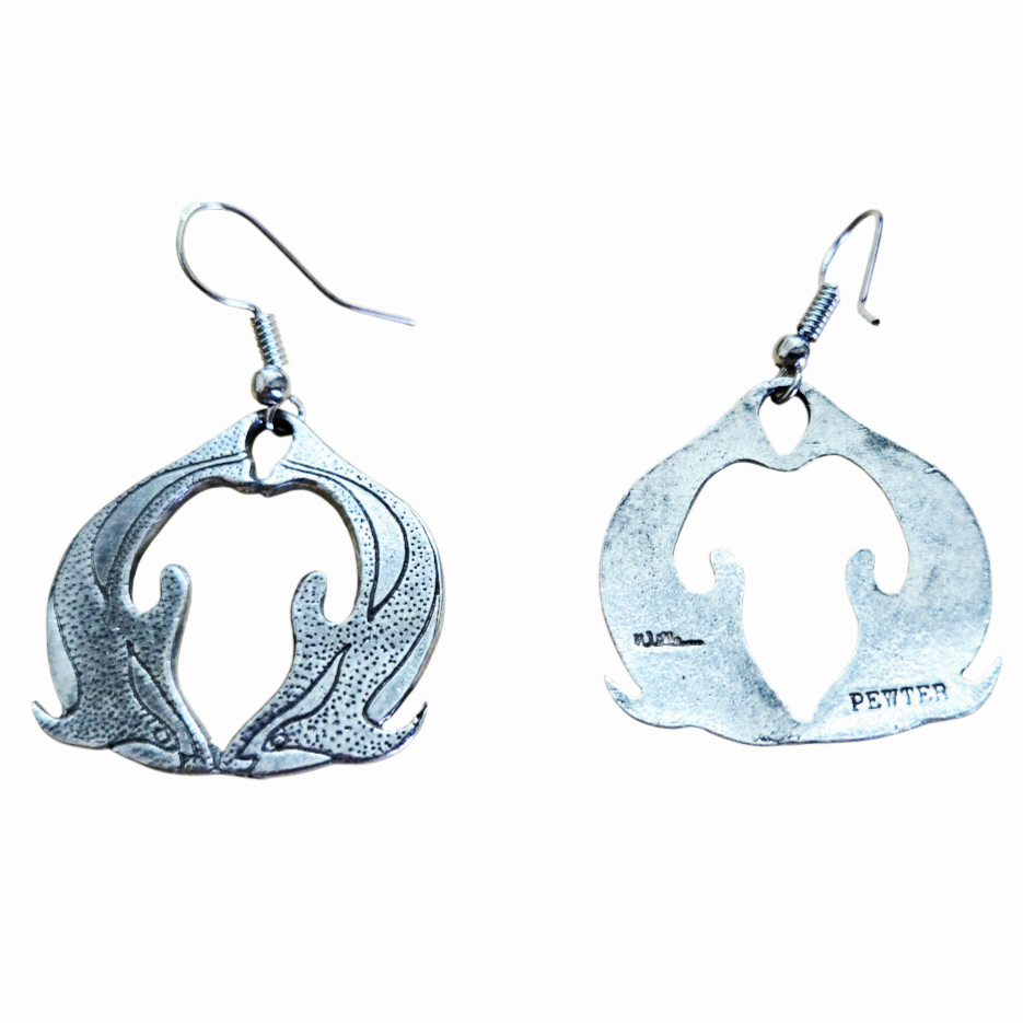 Pretty *Pewter ORCA Whales Earrings (Artist Stamped)