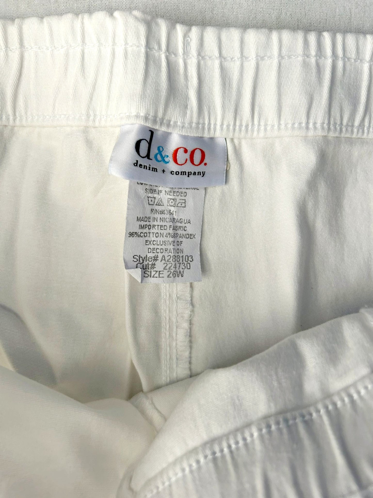 NIP *Denim & Company White Ladies Capri w/ Lace (sz 3x/26w)