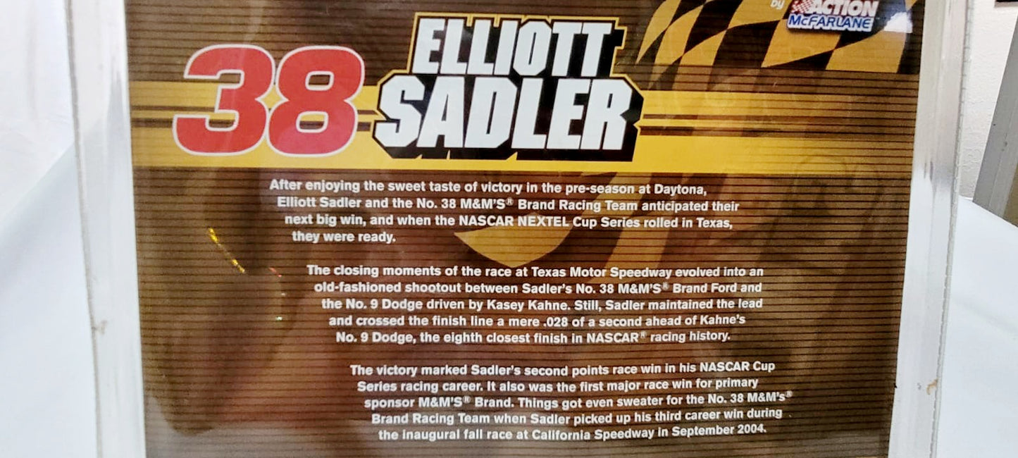 New *Autographed "Elliott Sadler" NASCAR Action Figure #38 M&M's Outfit (Series 4)