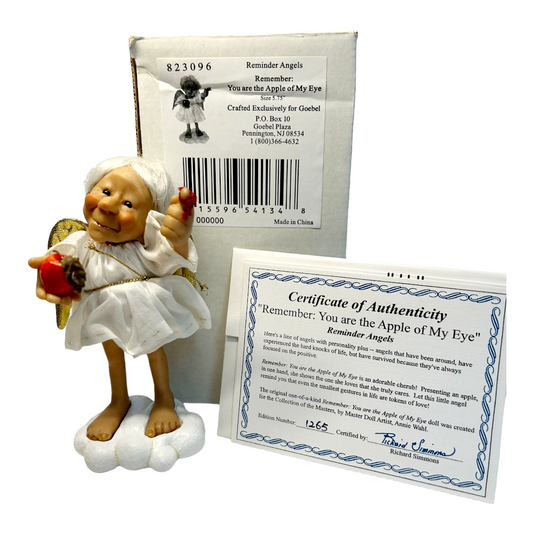 New *Goebel Reminder Angel "You're The Apple Of My Eye" w/ Box #823096