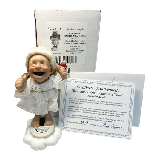 New *Goebel Reminder Angel "One Pound at a Time" w/ Box #823012