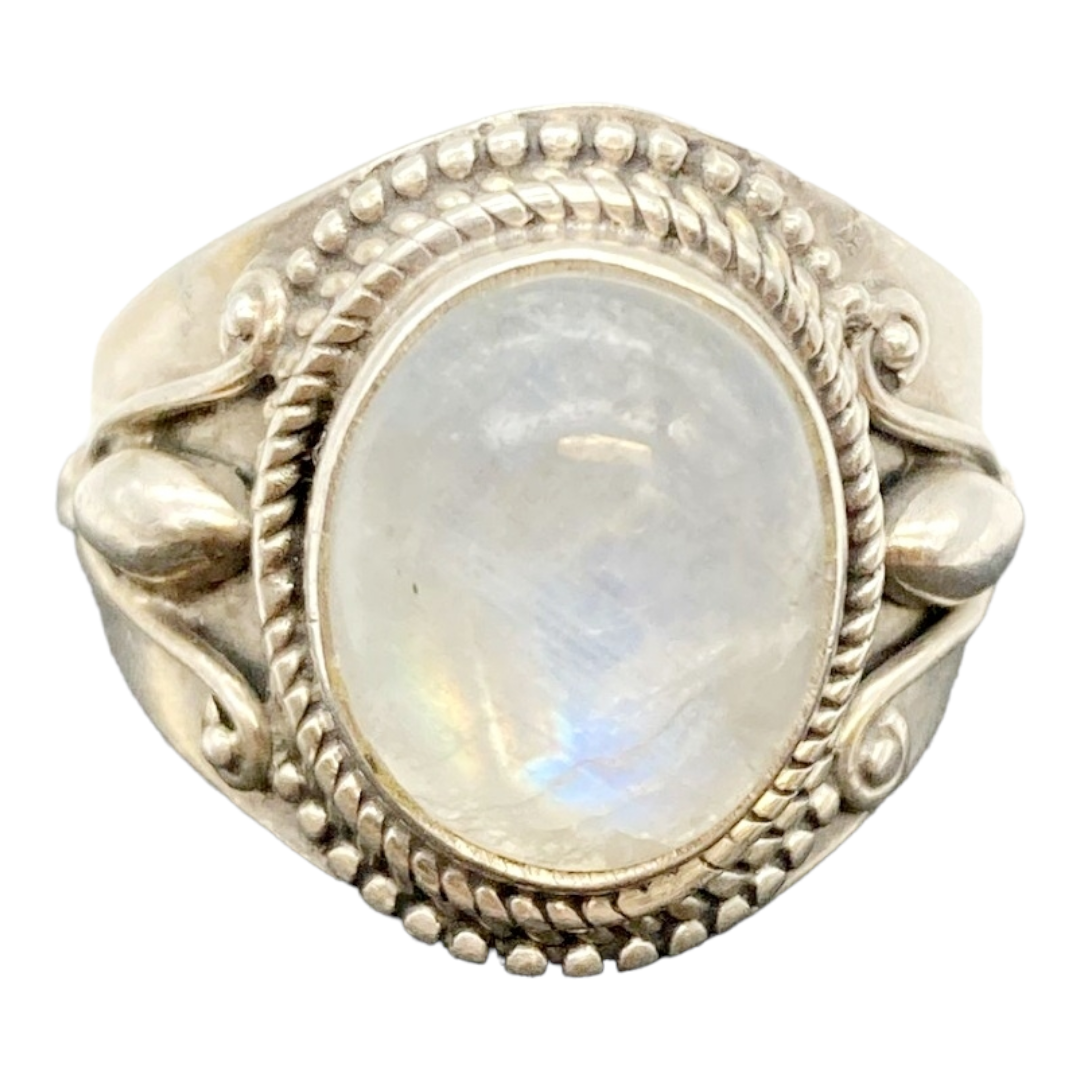 Beautiful *Sterling Silver & Moonstone Ring (sz 9)