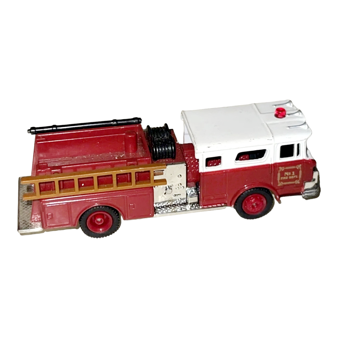 NIB *Red Vintage "1974 Mack Fire Truck" (Readers Digest) Metal Truck 1:64