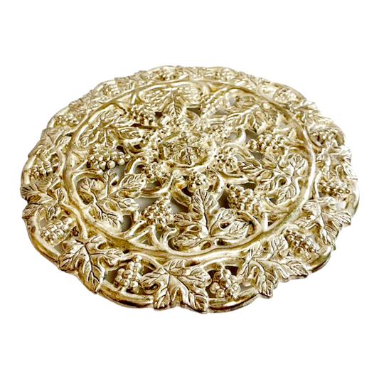 Beautiful *Silver Ornate Grape Vines Scroll Trivit