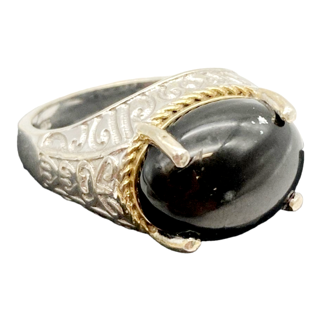 Beautiful *Sterling Silver .925 w/ Onyx Stone in an Oval Setting (size 9)