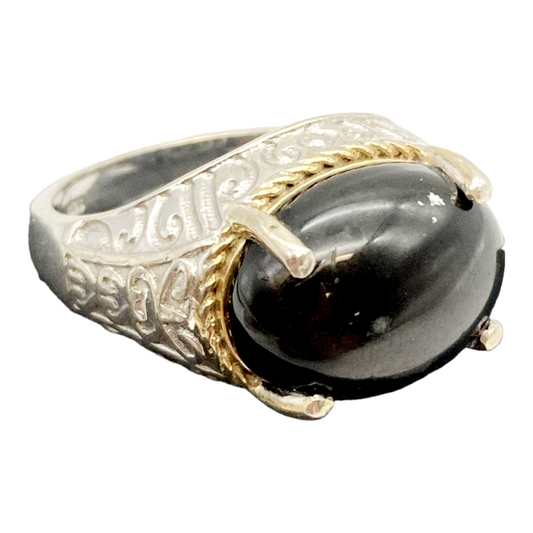 Beautiful *Sterling Silver .925 w/ Onyx Stone in an Oval Setting (size 9)