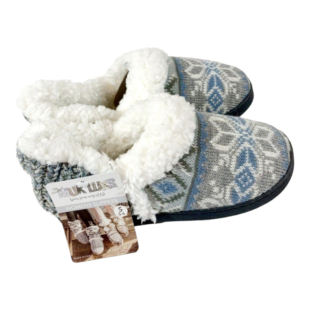 New *Women's Muk Luks Slippers (Size Small 5/6)