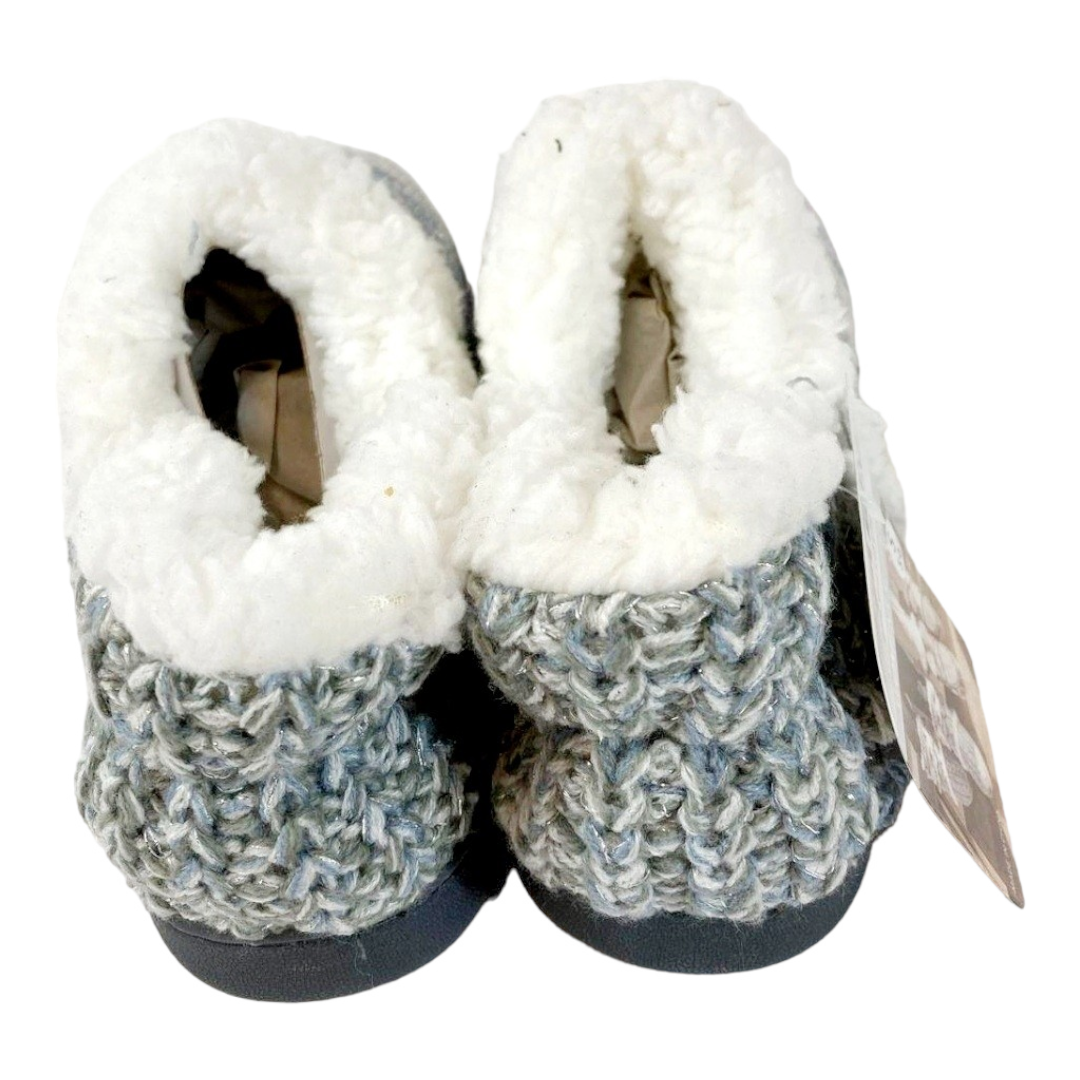 New *Women's Muk Luks Slippers (Size Small 5/6)