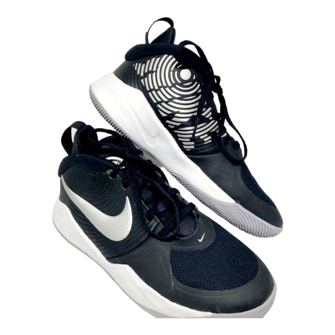 New *Nike Boys Team Hustle D9 Black/Gray Basketball Shoes (sz 4.5Y)