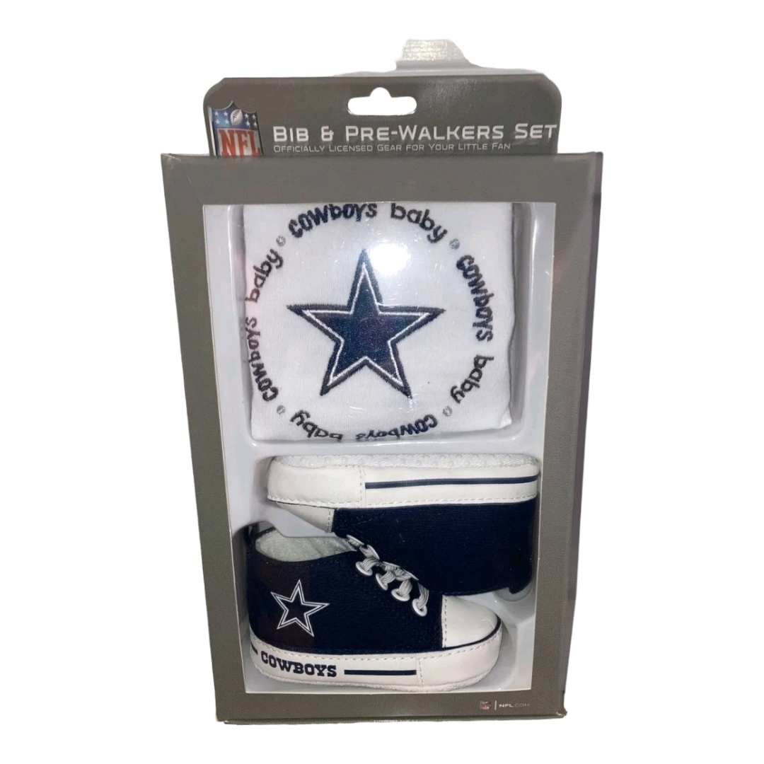 New *NFL Dallas Cowboys 2-pc Baby GiftvSet (Bib & Pre-Walker Shoes)0-6 months