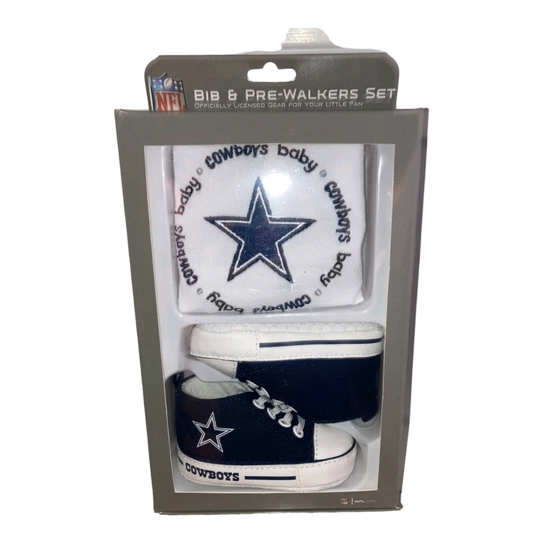 New *NFL Dallas Cowboys 2-pc Baby Gift Set (Bib & Pre-Walker Shoes)0-6 months