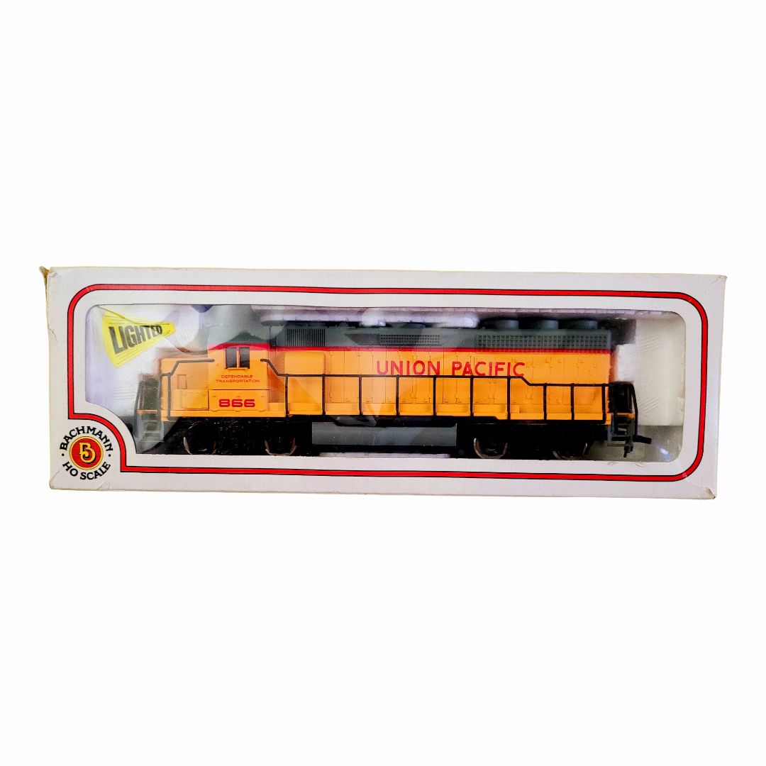 Vintage *Six (6) Bachman HO Scale Train: Union Pacific Engine #866 & Train Cars