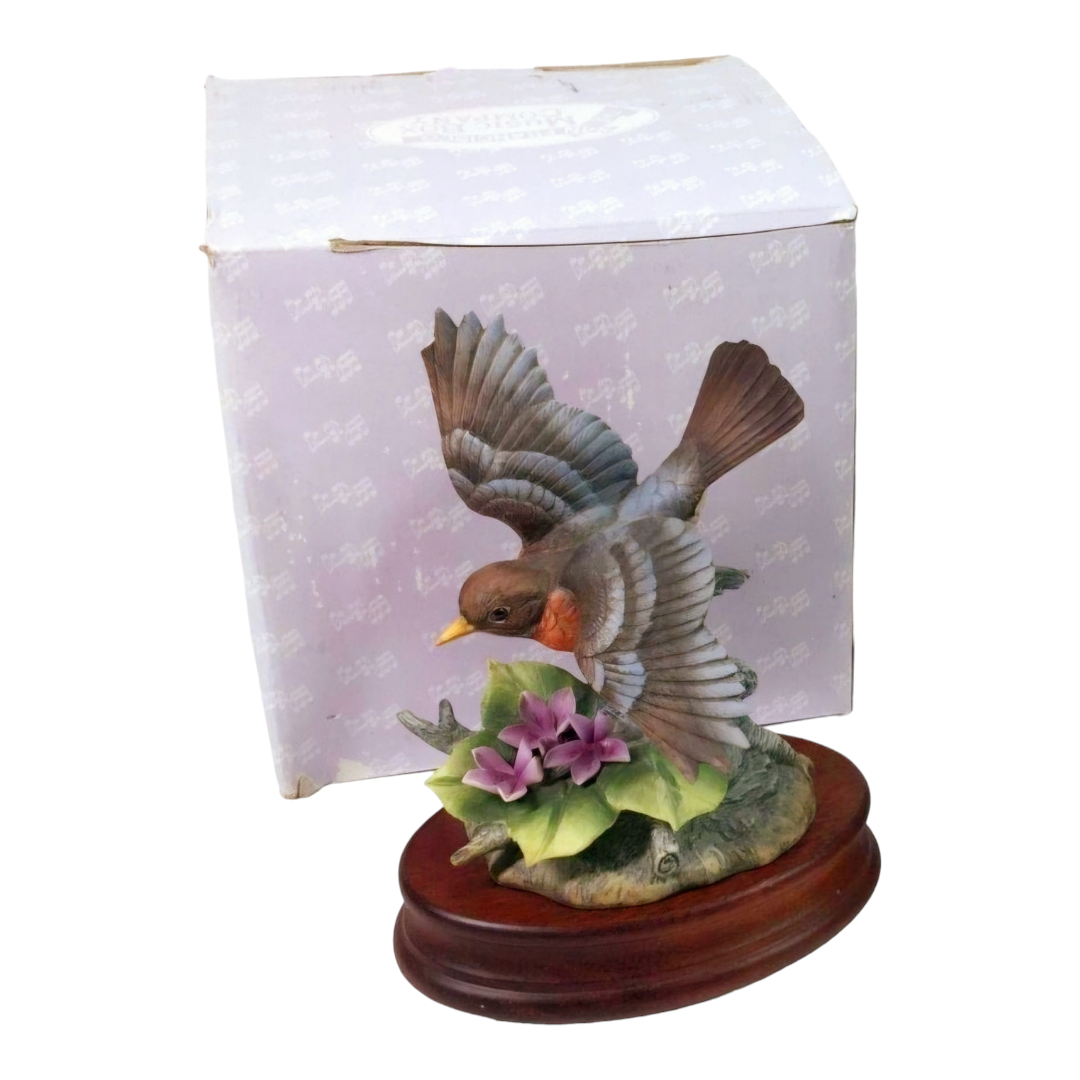 Rare *Beautiful Porcelain Robin Bird Figurine Open Wings SF Music Box Swiss