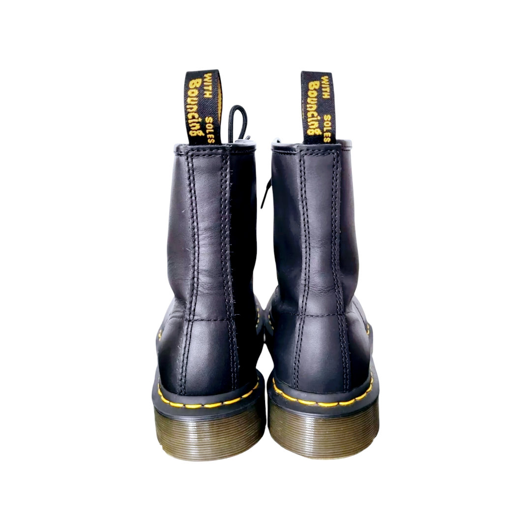 Great *Dr. Martens Original Black Genuine Leather AirWair Boots (Size: 10 Men/11 Women)