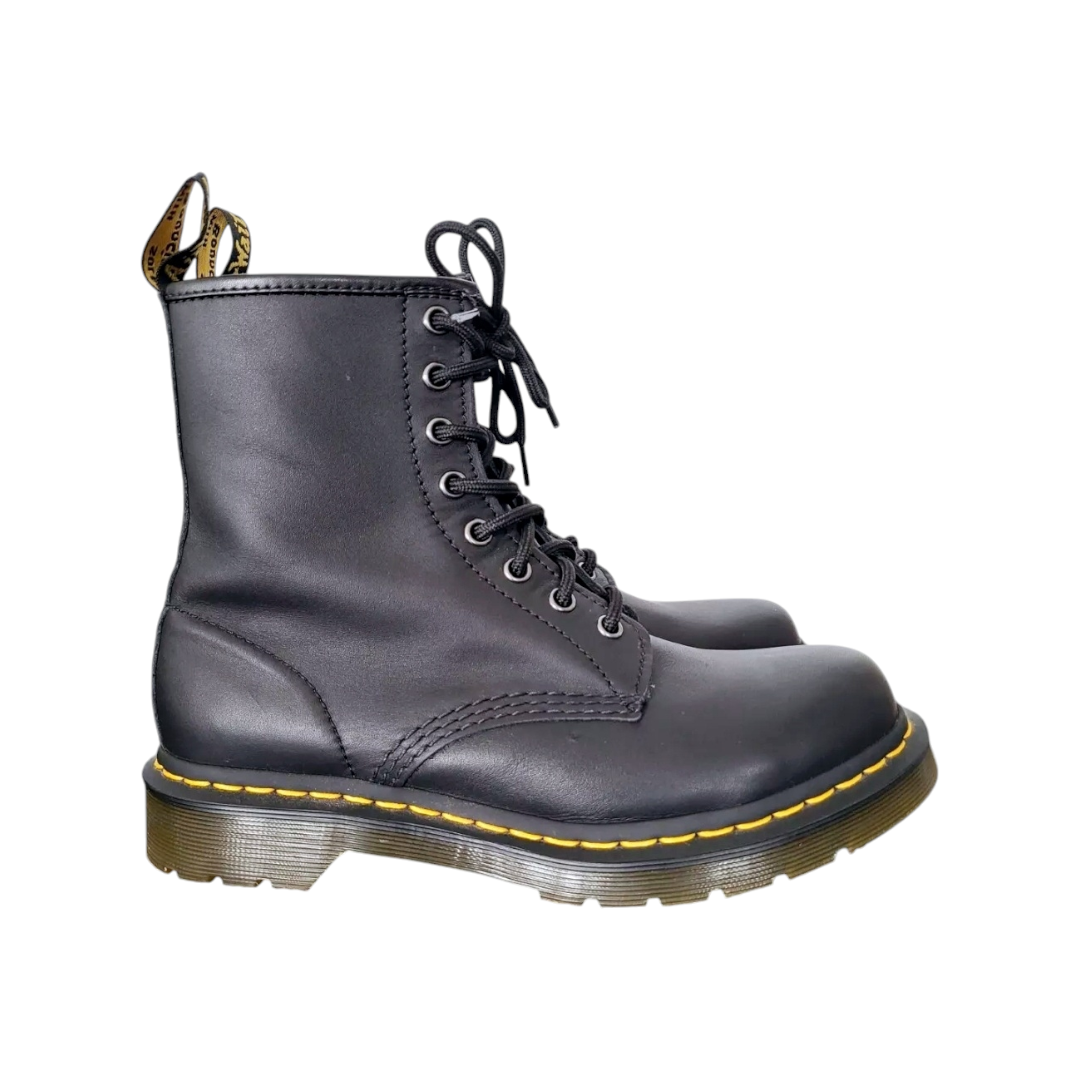 Great *Dr. Martens Original Black Genuine Leather AirWair Boots (Size: 10 Men/11 Women)