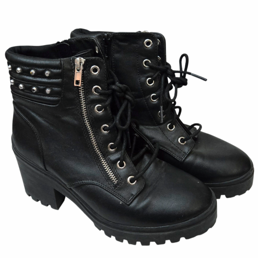 New *NOBO Women Black Hiker Boots Silver Studs (sz/8)