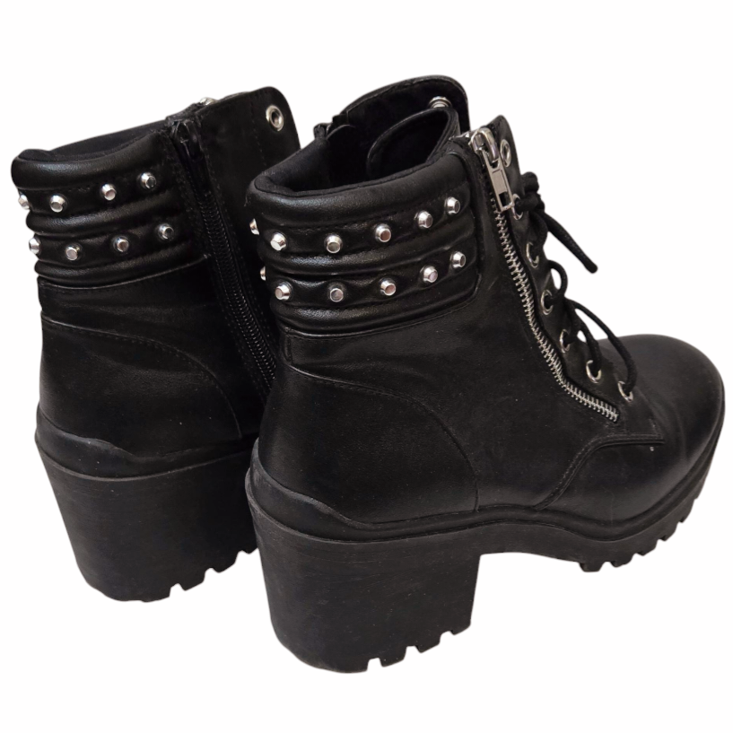New *NOBO Women Black Hiker Boots Silver Studs (sz/8)
