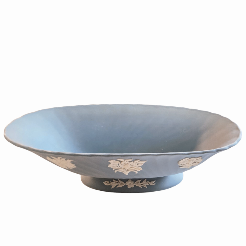 Stunning *Vtg. Wedgwood Spiral Flute Bowl [Bluish/Lavender w/ Cream Color]