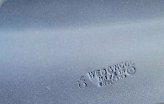 Stunning *Vtg. Wedgwood Spiral Flute Bowl [Bluish/Lavender w/ Cream Color]