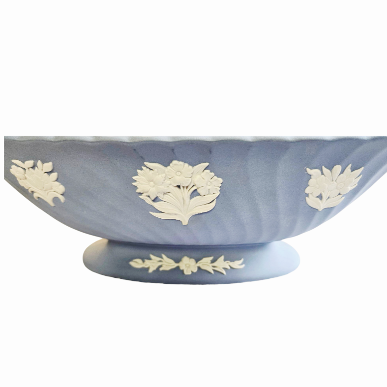 Stunning *Vtg. Wedgwood Spiral Flute Bowl [Bluish/Lavender w/ Cream Color]