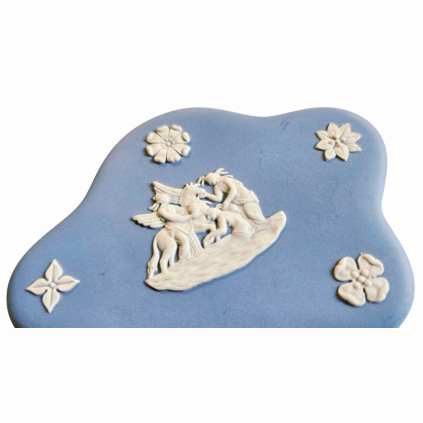 Wedgwood 2pc Scalloped Shaped Pegasus Greek Jasperware Box