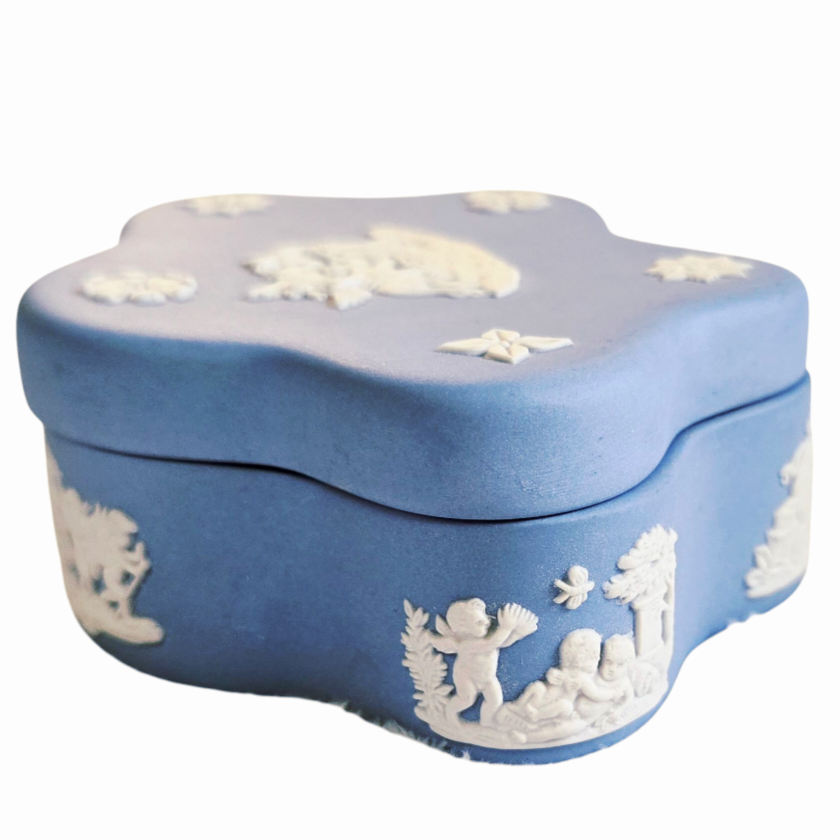 Wedgwood 2pc Scalloped Shaped Pegasus Greek Jasperware Box