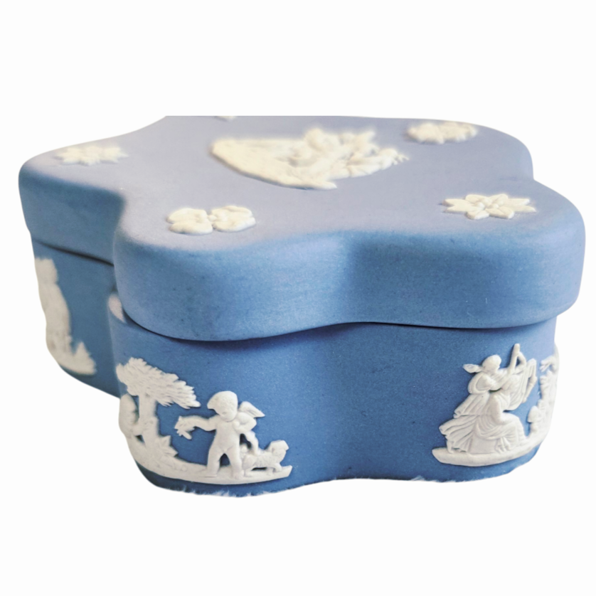 Wedgwood 2pc Scalloped Shaped Pegasus Greek Jasperware Box