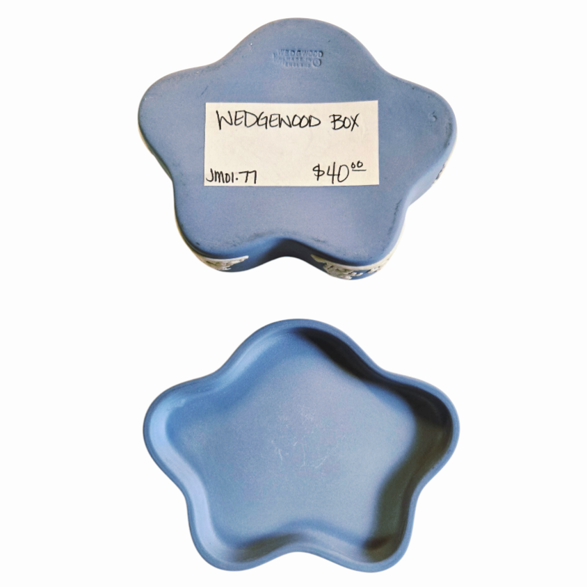 Wedgwood 2pc Scalloped Shaped Pegasus Greek Jasperware Box
