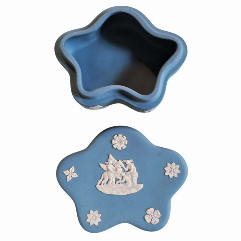 Wedgwood 2pc Scalloped Shaped Pegasus Greek Jasperware Box