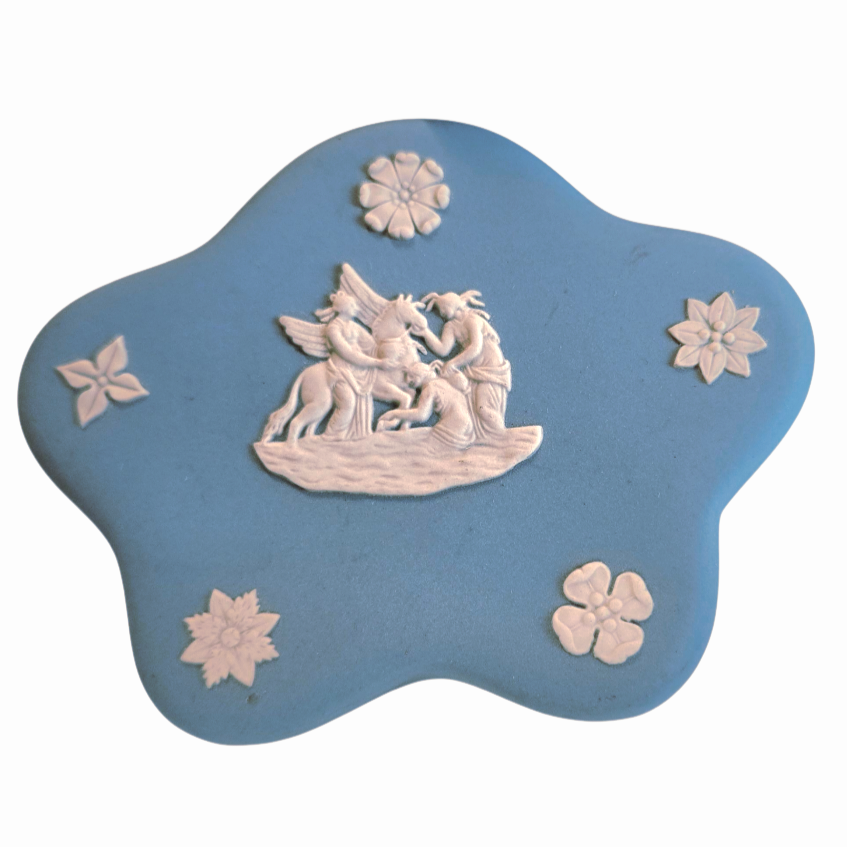 Wedgwood 2pc Scalloped Shaped Pegasus Greek Jasperware Box