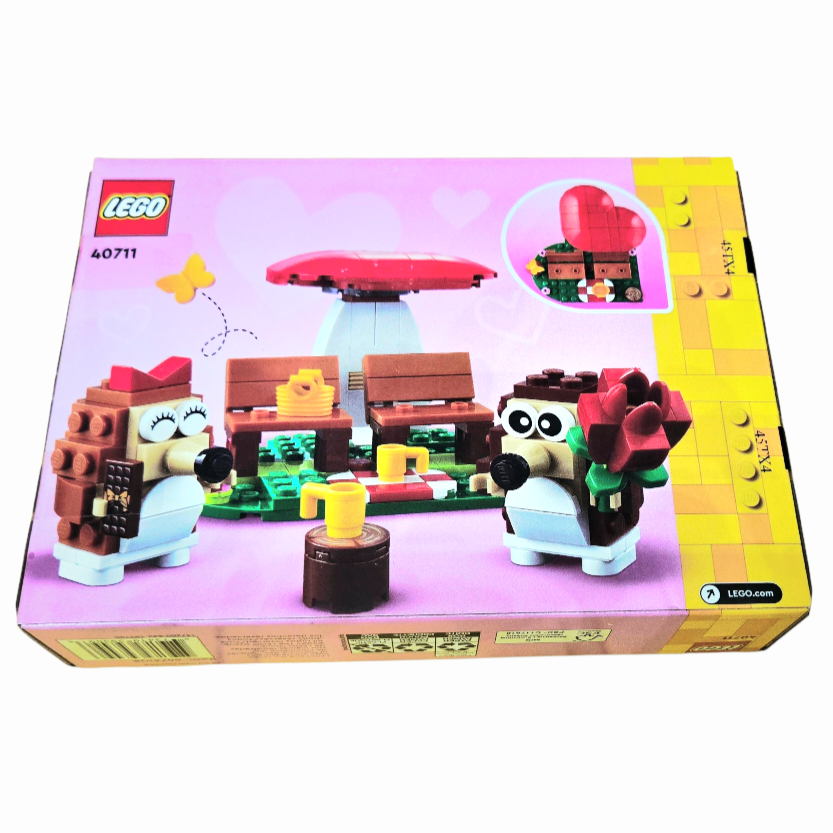 NIB *Lego #40711 "Hedgehog Picnic Date"  (166-pcs)