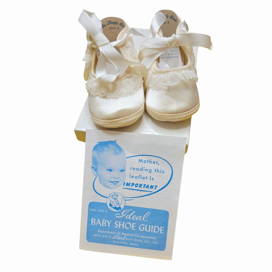 Vtg *Mrs Day's Ideal Cream Satin Baby Shoes Lace Ruffles Ribbon Ties - (size 2) *NIB*