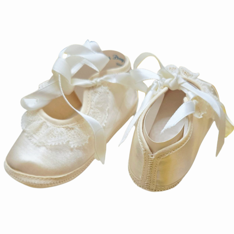 Vtg *Mrs Day's Ideal Cream Satin Baby Shoes Lace Ruffles Ribbon Ties - (size 2) *NIB*