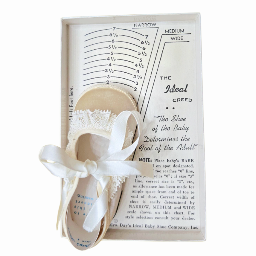 Vtg *Mrs Day's Ideal Cream Satin Baby Shoes Lace Ruffles Ribbon Ties - (size 2) *NIB*