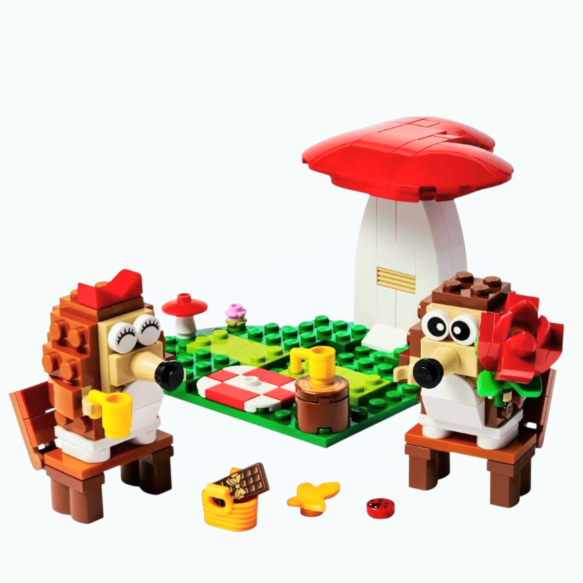 NIB *Lego #40711 "Hedgehog Picnic Date"  (166-pcs)
