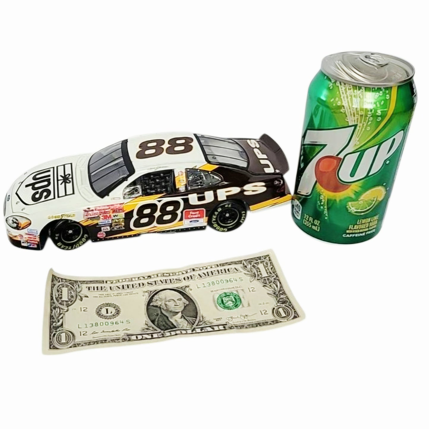 NIB *Dale Jarrett #88 UPS 2003 Ford Taurus Action 1/24 Scale Diecast Stock Car