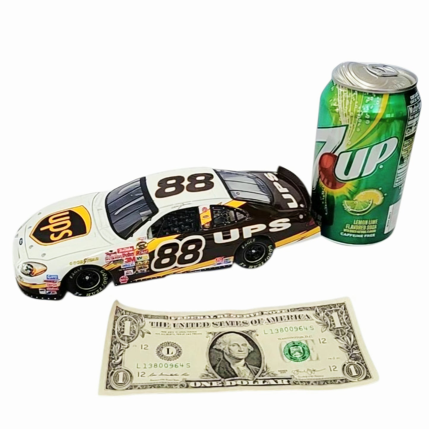 Dale Jarrett #88 UPS 2004 Ford Taurus 1:24 NASCAR Diecast – Action Racing Collectibles