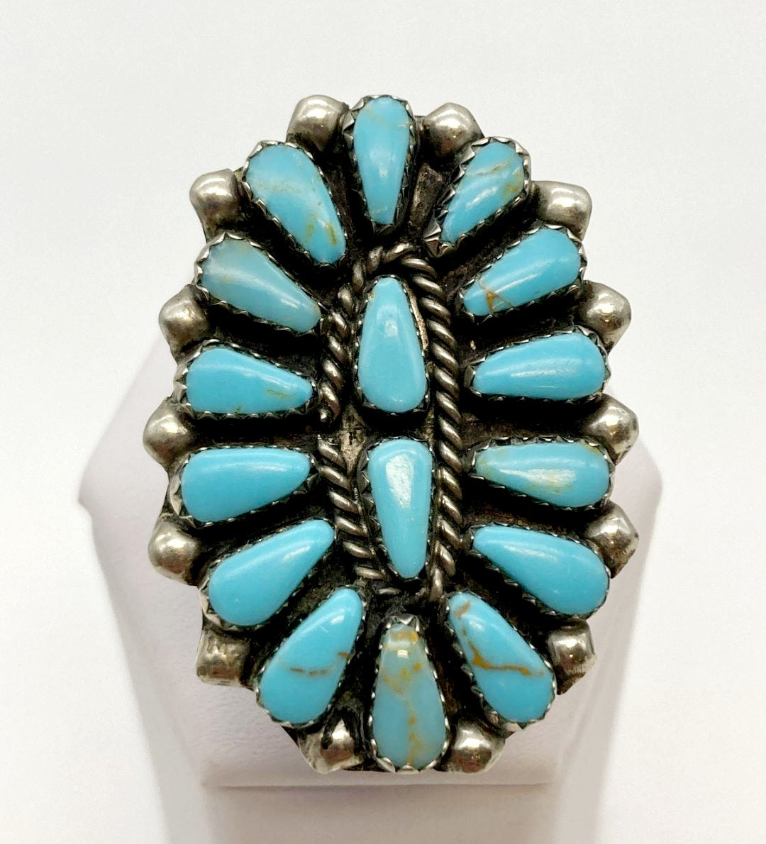 Stunning *A Silver & Turquoise Cluster Ring (size 8)