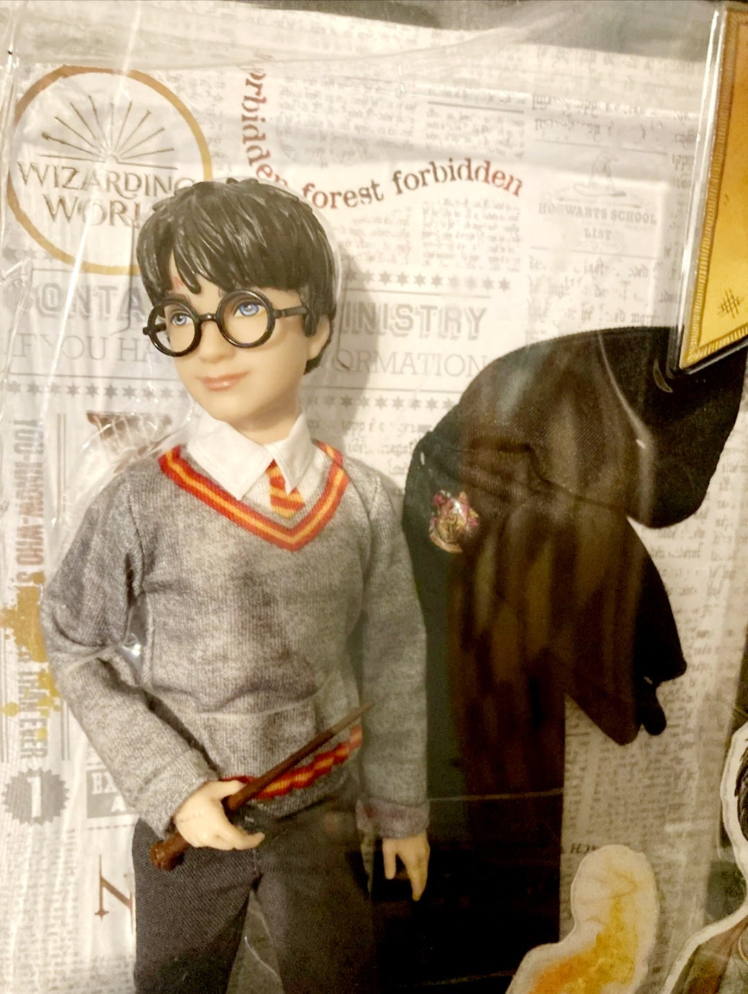 NIB *Harry Potter Hogwarts Wizarding World 10" Action Figure Doll w/ Wand Mattel