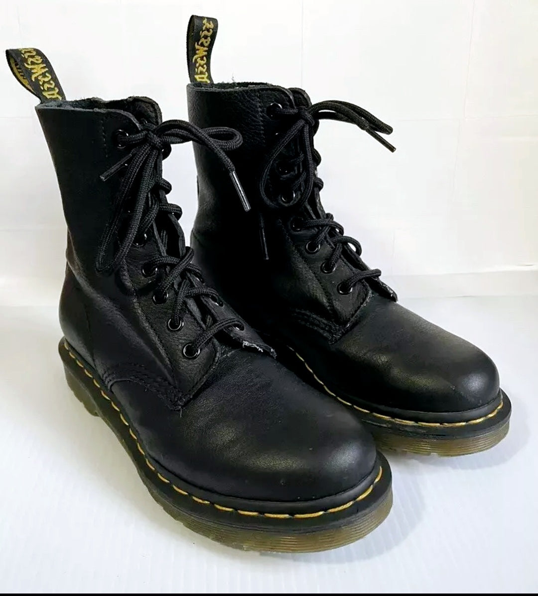 Men's Dr. Martens Black Leather Lace-up Doc Combat Boots (sz 10)