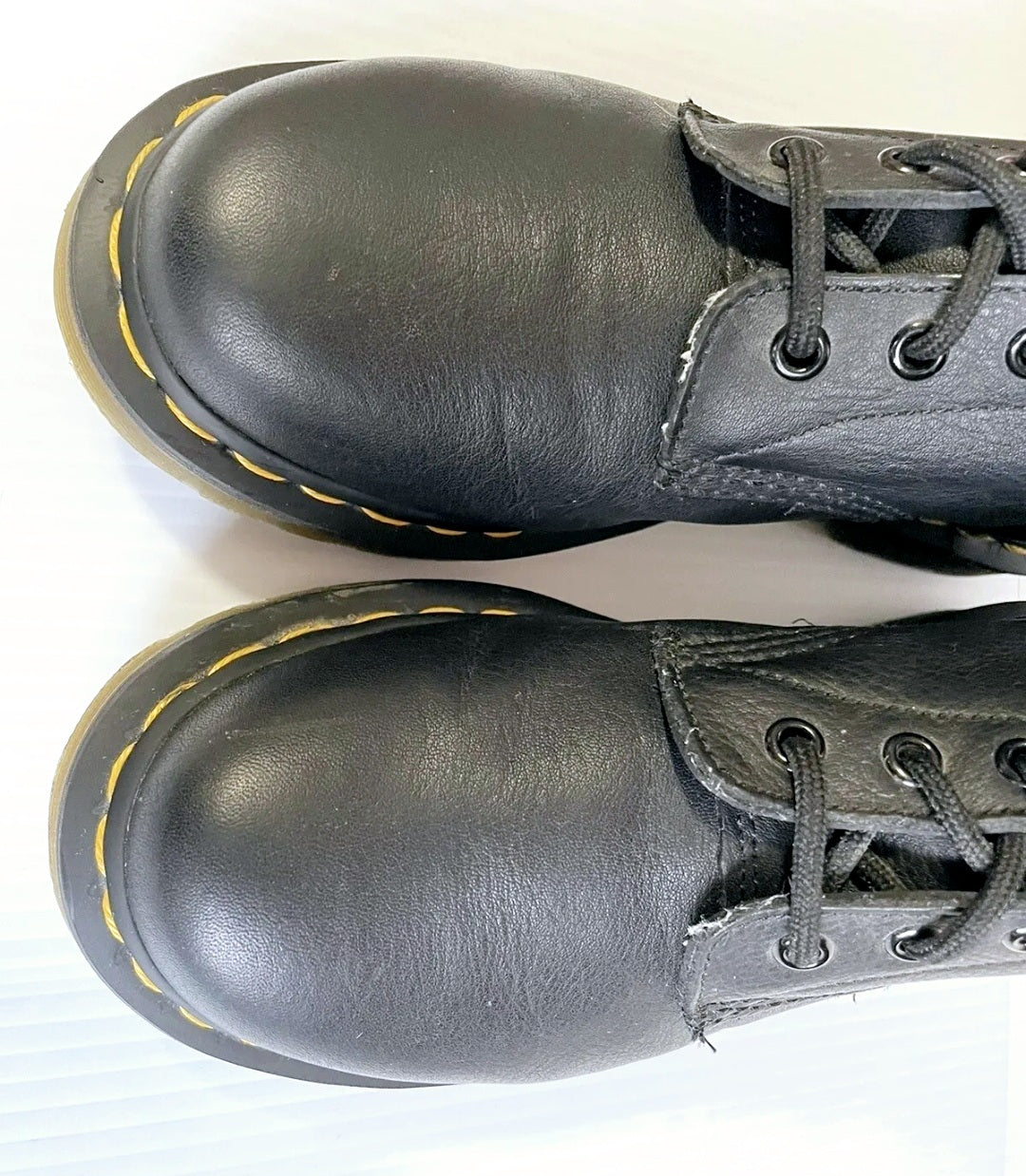 Men's Dr. Martens Black Leather Lace-up Doc Combat Boots (sz 10)