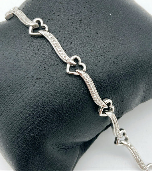 Sterling Silver. 925 *Genuine Diamonds Open Love Heart Chain Bracelet (Size 7.25)