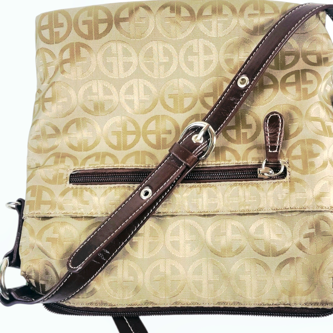 Giani Bernini *Crossbody Signature Circle Bag Taupe 9 Pockets